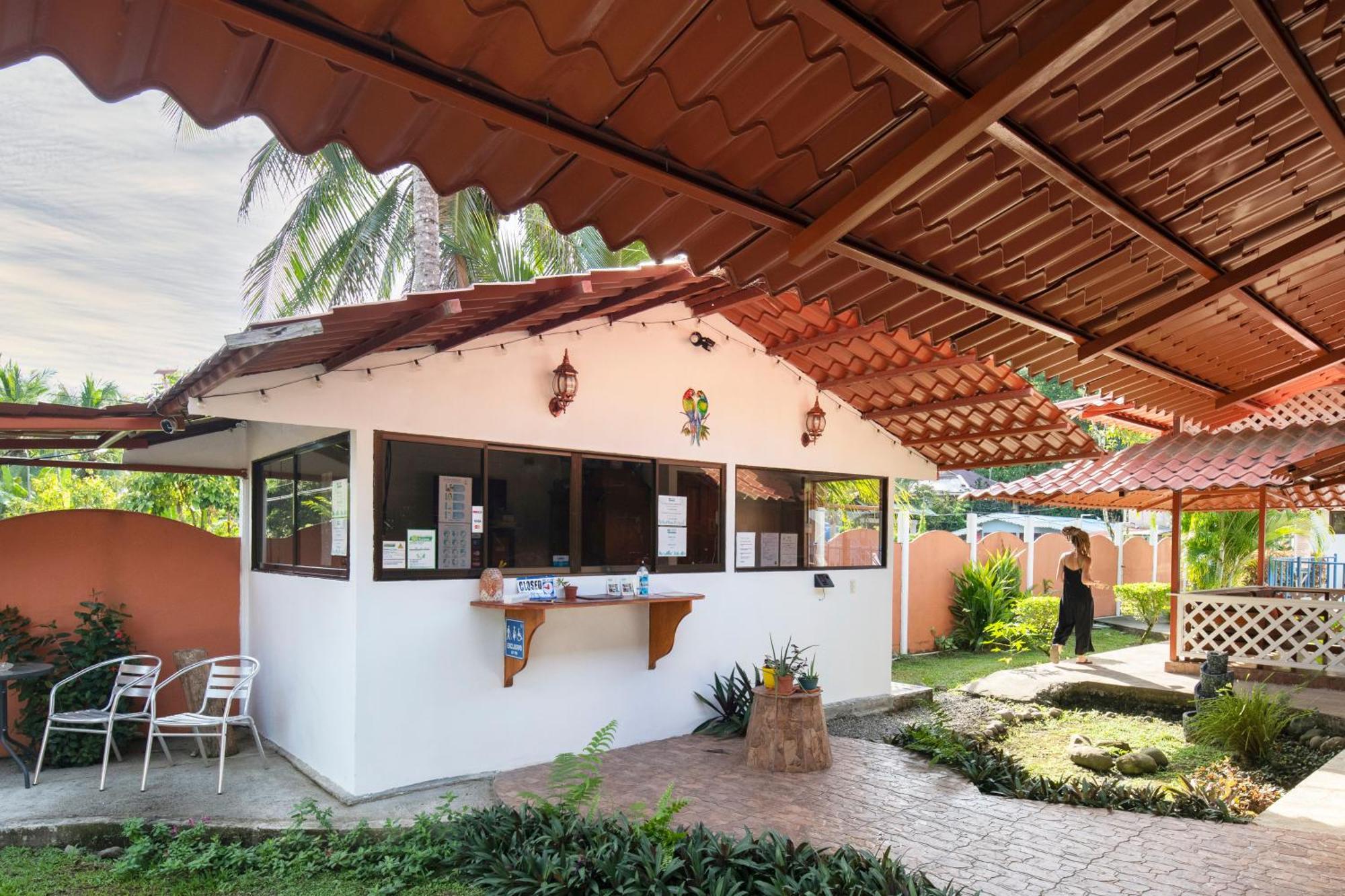 Casa Blanca Beachfront House With Shared Pool Access Pangea Lodge Manzanillo  Exterior foto