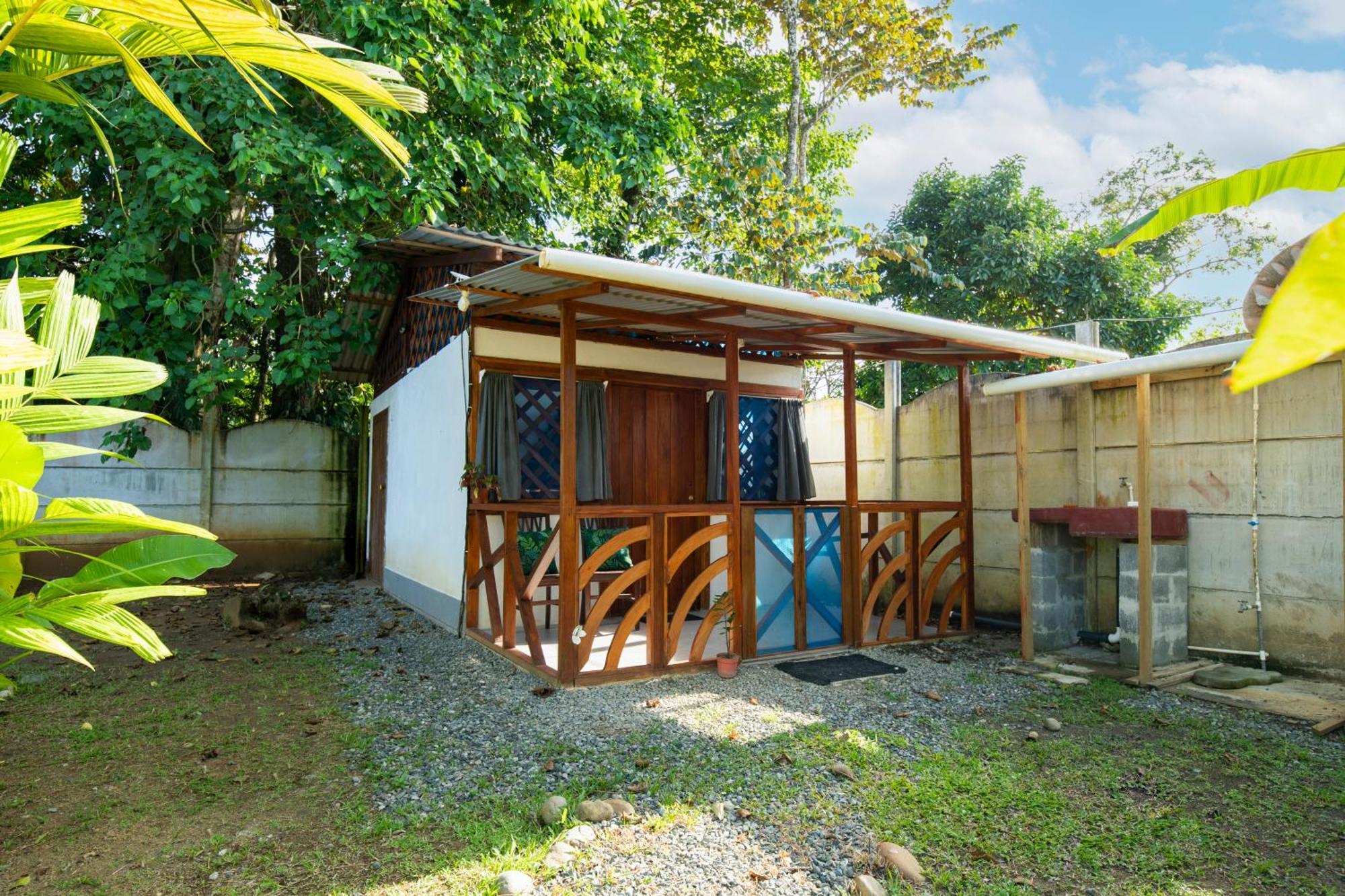 Casa Blanca Beachfront House With Shared Pool Access Pangea Lodge Manzanillo  Exterior foto