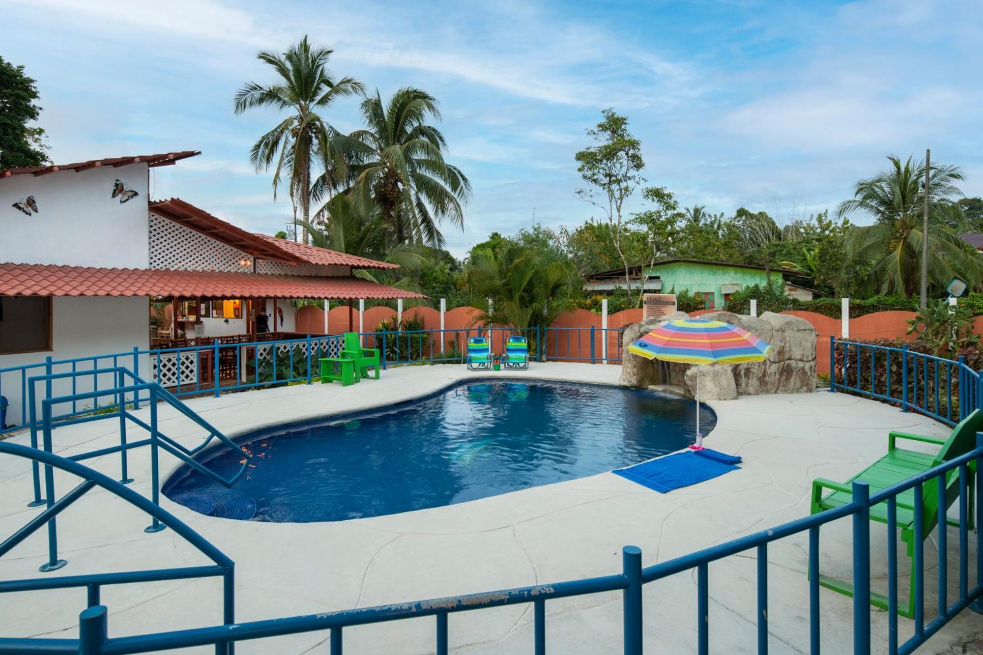 Casa Blanca Beachfront House With Shared Pool Access Pangea Lodge Manzanillo  Exterior foto